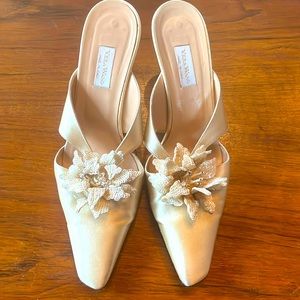 VERA WANG CUSTARD SILK MULES